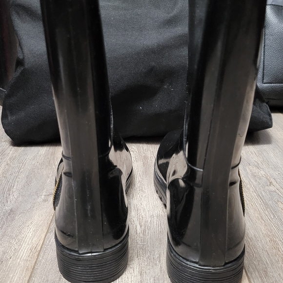 Unlisted by Kenneth Cole Zip Rain Boots - Picture 9 of 15
